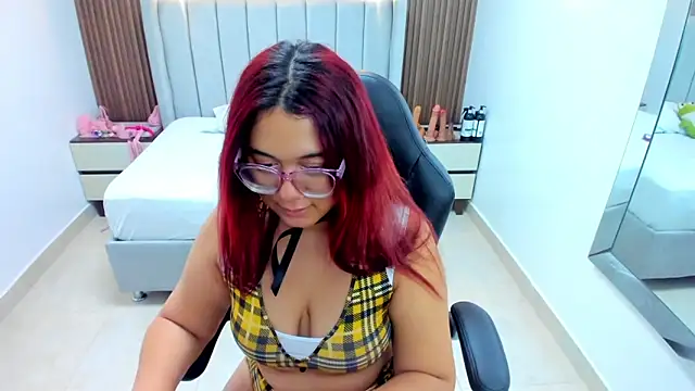 MADISON ROWAN1 online show from May 2, 2026, 3:11 am