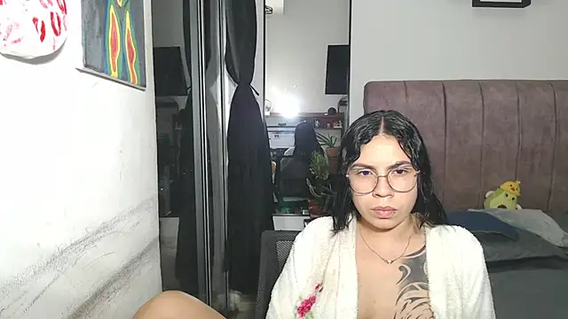 Snapshot of Liza_Thurner chatting on September 25, 2025, 3:32 am Liza Thurner online show from September 25, 2025, 3:32 am