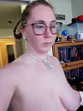 littlelustlamb online show from December 6, 2024, 7:01 pm