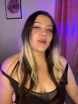 Snapshot of Ari_Martin chatting on January 20, 2025, 4:21 am Ari Martin online show from January 20, 2025, 4:21 am