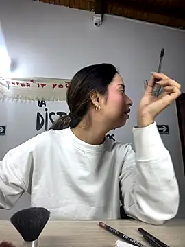 Snapshot of little-Emma chatting on October 10, 2025, 2:54 am little-Emma online show from October 10, 2025, 2:54 am