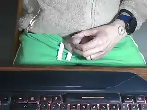 Adri gard online show from March 19, 2025, 9:16 pm