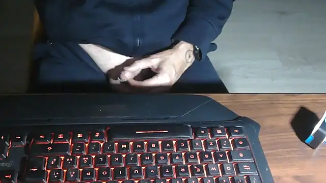 Adri gard online show from November 17, 2025, 9:31 pm