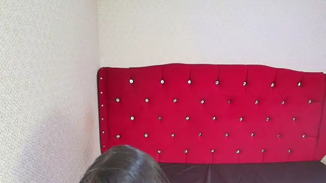 Lilyevansx online show from April 26, 2026, 4:04 pm