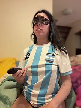 Reinacatchile online show from June 28, 2026, 12:27 am