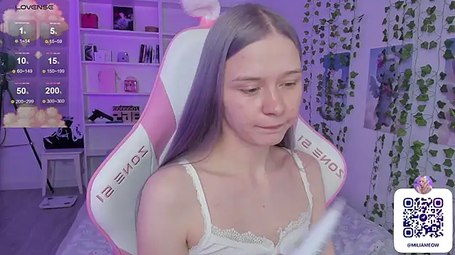 Snapshot of Milia_Parker chatting on December 8, 2024, 7:54 pm Milia Parker online show from December 8, 2024, 7:54 pm