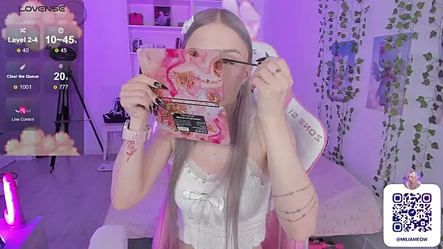 Snapshot of Milia_Parker chatting on December 18, 2024, 8:36 pm Milia Parker online show from December 18, 2024, 8:36 pm