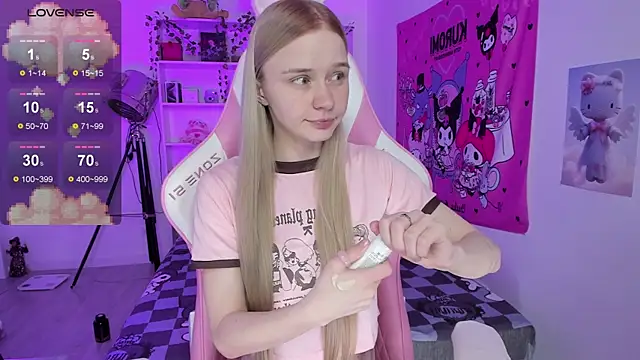 Snapshot of Milia_Parker chatting on March 19, 2025, 10:20 pm Milia Parker online show from March 19, 2025, 10:20 pm