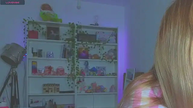 Snapshot of Milia_Parker chatting on September 28, 2025, 9:20 pm Milia Parker online show from September 28, 2025, 9:20 pm