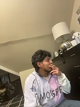 Snapshot of MynameisPaco chatting on November 20, 2025, 10:31 pm MynameisPaco online show from November 20, 2025, 10:31 pm