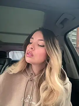 Snapshot of Alirawrz chatting on February 27, 2025, 1:07 pm Alirawrz online show from February 27, 2025, 1:07 pm