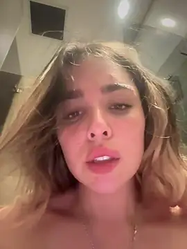 Snapshot of Alirawrz chatting on March 20, 2025, 12:22 pm Alirawrz online show from March 20, 2025, 12:22 pm