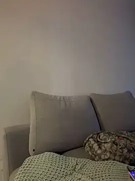 Snapshot of Alirawrz chatting on October 11, 2025, 7:34 pm Alirawrz online show from October 11, 2025, 7:34 pm