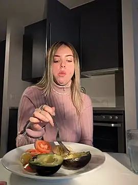 Snapshot of Alirawrz chatting on January 15, 2026, 8:52 am Alirawrz online show from January 15, 2026, 8:52 am