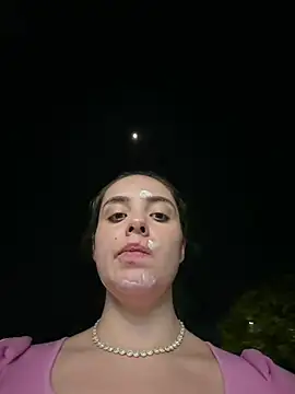 Snapshot of Alirawrz chatting on February 4, 2026, 9:09 pm Alirawrz online show from February 4, 2026, 9:09 pm