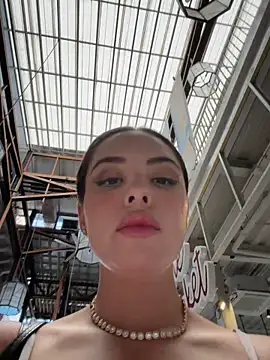 Snapshot of Alirawrz chatting on March 15, 2026, 3:23 am Alirawrz online show from March 15, 2026, 3:23 am