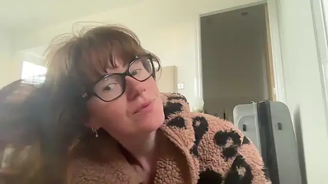 redheadrosie69 online show from June 11, 2026, 4:54 am