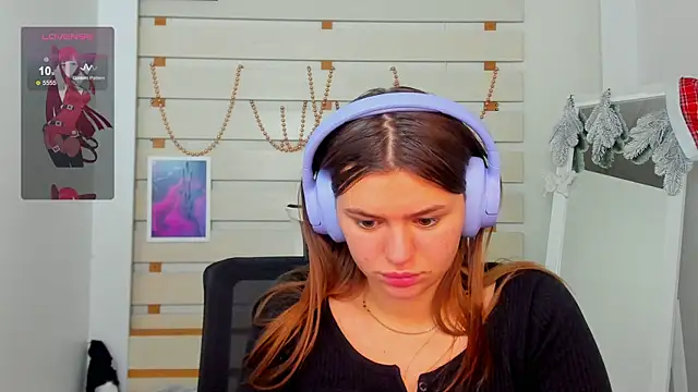 Josephine Kiss online show from December 30, 2024, 2:51 pm