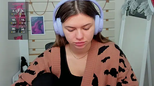 Josephine Kiss online show from January 8, 2025, 1:31 pm