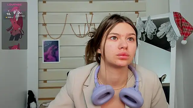 Josephine Kiss online show from January 17, 2025, 6:57 am