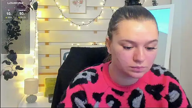 Josephine Kiss online show from February 8, 2026, 1:36 pm