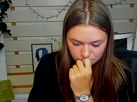 Josephine Kiss online show from June 23, 2026, 6:33 am