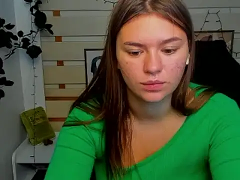 Josephine Kiss online show from July 9, 2026, 9:57 am
