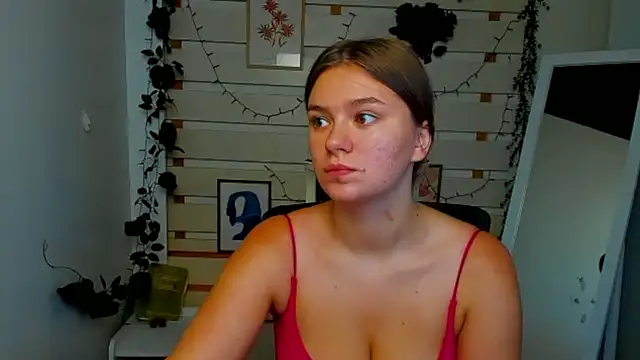Josephine Kiss online show from August 3, 2026, 1:49 pm