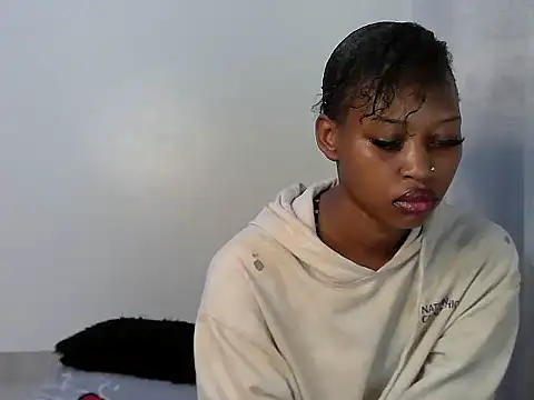 Snapshot of Sweet_Vinkah chatting on April 7, 2026, 2:12 am Sweet Vinkah online show from April 7, 2026, 2:12 am