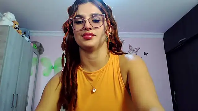 Snapshot of caroline_jonson chatting on November 15, 2025, 9:21 pm caroline jonson online show from November 15, 2025, 9:21 pm