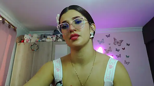 Snapshot of caroline_jonson chatting on June 20, 2026, 2:09 pm caroline jonson online show from June 20, 2026, 2:09 pm
