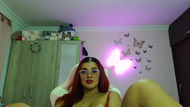 Snapshot of caroline_jonson chatting on July 6, 2026, 10:01 pm caroline jonson online show from July 6, 2026, 10:01 pm