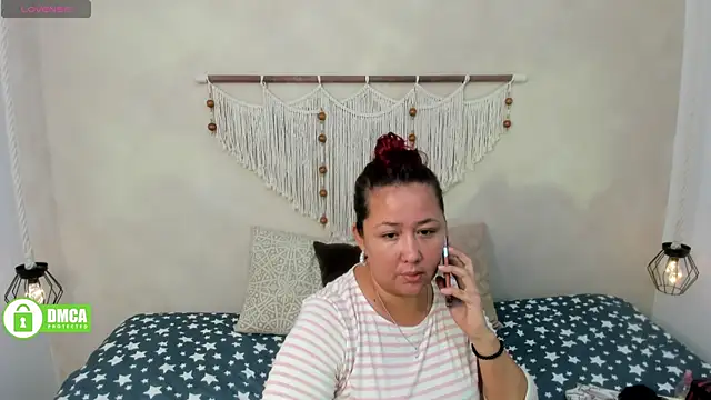 Snapshot of _anavictoria_ chatting on October 3, 2025, 6:05 pm anavictoria online show from October 3, 2025, 6:05 pm