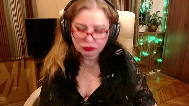 Snapshot of Miss_Tress chatting on March 1, 2026, 9:39 pm Miss Tress online show from March 1, 2026, 9:39 pm