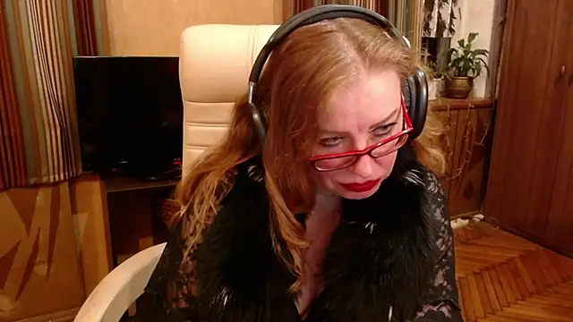 Snapshot of Miss_Tress chatting on March 5, 2026, 10:17 pm Miss Tress online show from March 5, 2026, 10:17 pm