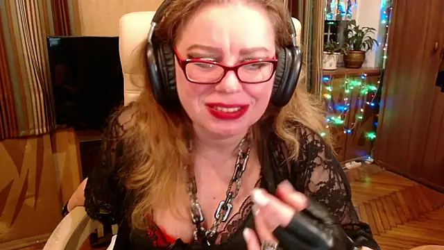 Snapshot of Miss_Tress chatting on March 13, 2026, 10:16 pm Miss Tress online show from March 13, 2026, 10:16 pm