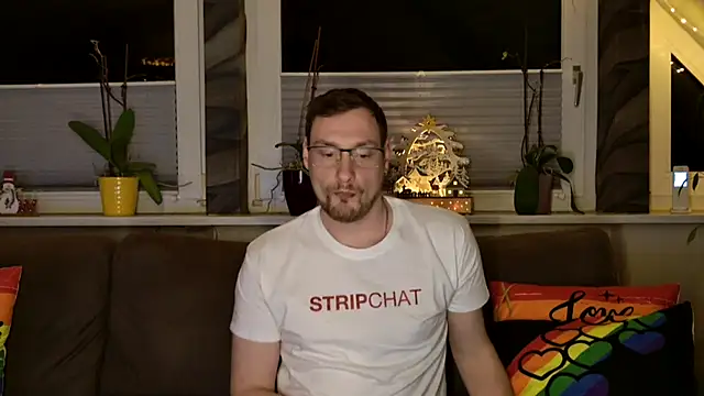 Snapshot of Relsxboy chatting on December 3, 2024, 5:23 pm Relsxboy online show from December 3, 2024, 5:23 pm