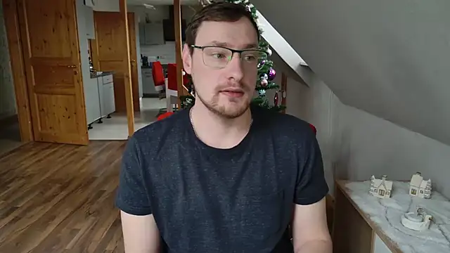 Snapshot of Relsxboy chatting on December 10, 2024, 9:33 am Relsxboy online show from December 10, 2024, 9:33 am