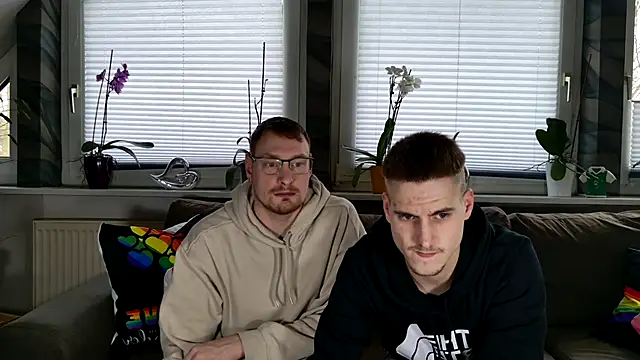 Snapshot of Relsxboy chatting on February 15, 2025, 11:06 am Relsxboy online show from February 15, 2025, 11:06 am