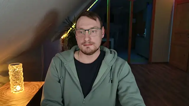 Snapshot of Relsxboy chatting on February 27, 2025, 5:15 pm Relsxboy online show from February 27, 2025, 5:15 pm