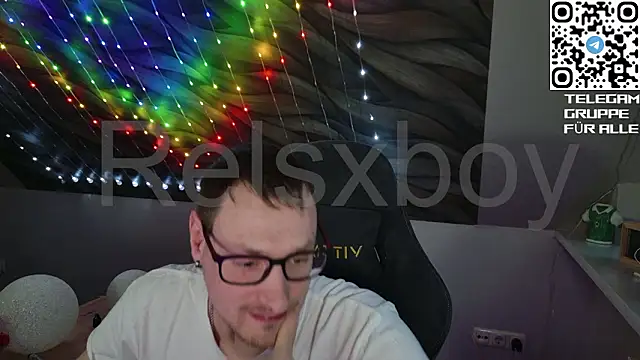 Snapshot of Relsxboy chatting on March 7, 2026, 5:32 pm Relsxboy online show from March 7, 2026, 5:32 pm