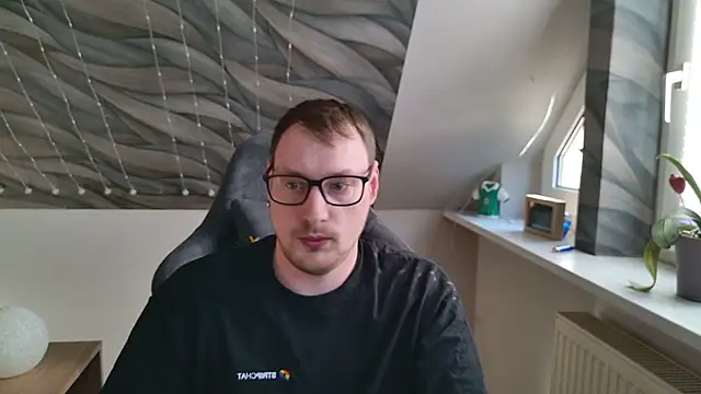 Snapshot of Relsxboy chatting on April 7, 2026, 4:07 pm Relsxboy online show from April 7, 2026, 4:07 pm