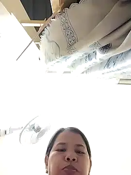 Lanyingxin18 online show from February 13, 2025, 12:00 pm