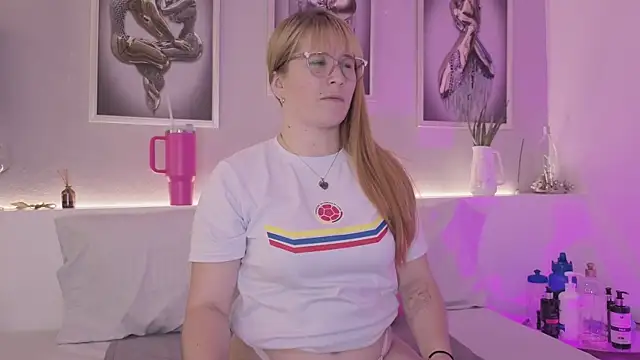 AllisonRoberts  online show from June 23, 2026, 7:01 pm