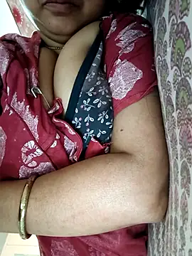 cuteyqueen online show from October 12, 2025, 1:37 am