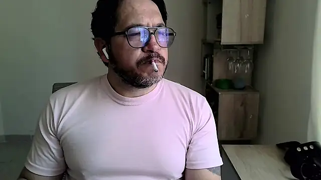 Snapshot of OsoMaduro12 chatting on February 11, 2026, 2:22 pm OsoMaduro12 online show from February 11, 2026, 2:22 pm