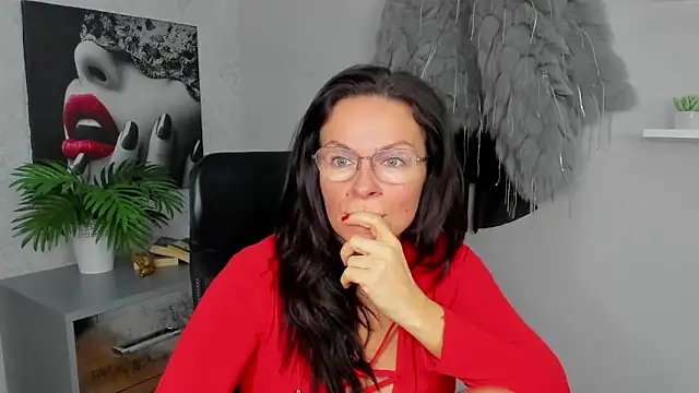 HelenLuxx online show from February 11, 2025, 6:40 am