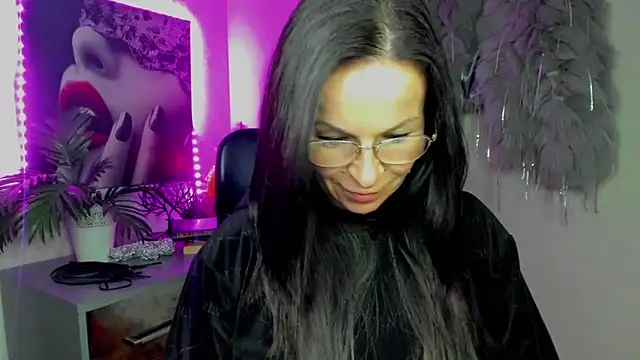 HelenLuxx online show from January 31, 2026, 7:11 pm