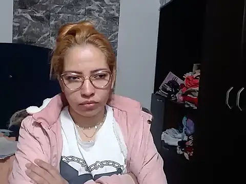 THEBOSSLARA online show from November 15, 2025, 3:30 pm