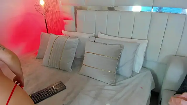 1m dalhia online show from February 6, 2026, 8:45 pm